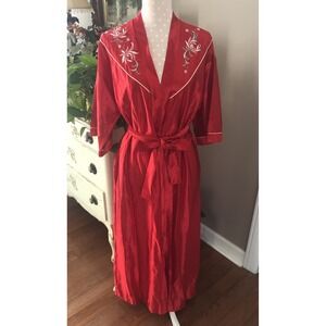 Vintage Lorraine Robe Red Satin Look Embroidery With Men's Size P Large